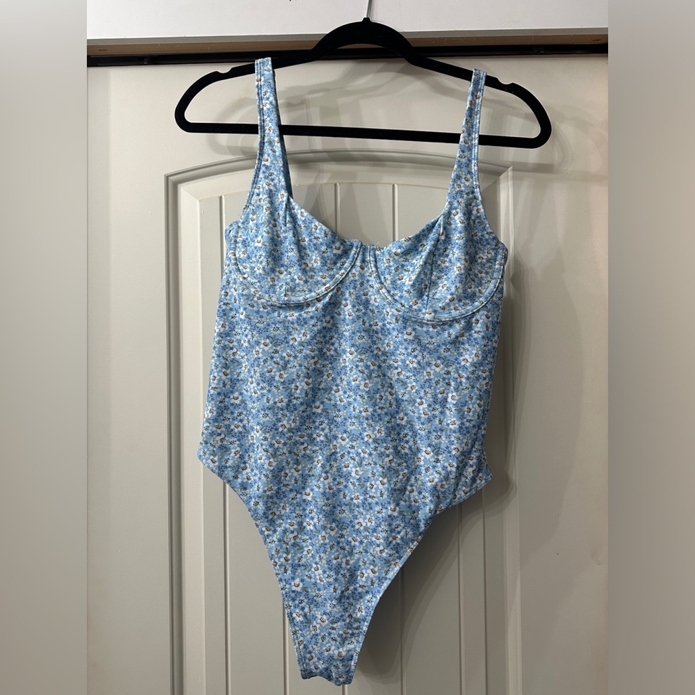 Abercrombie & Fitch one piece bathing suit